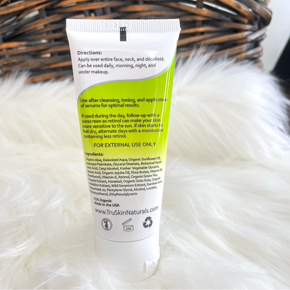 TruSkin Retinol Moisturizer - Picture 2 of 2